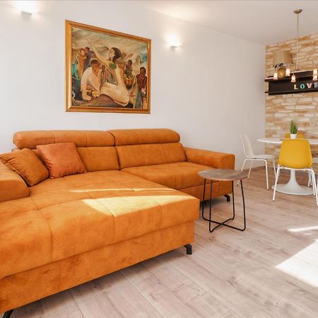 3-Bedroom Sea View Apartment - Balcony, Elevator - Spinut, Split Buitenkant foto