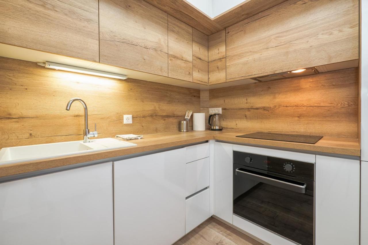 3-Bedroom Sea View Apartment - Balcony, Elevator - Spinut, Split Buitenkant foto