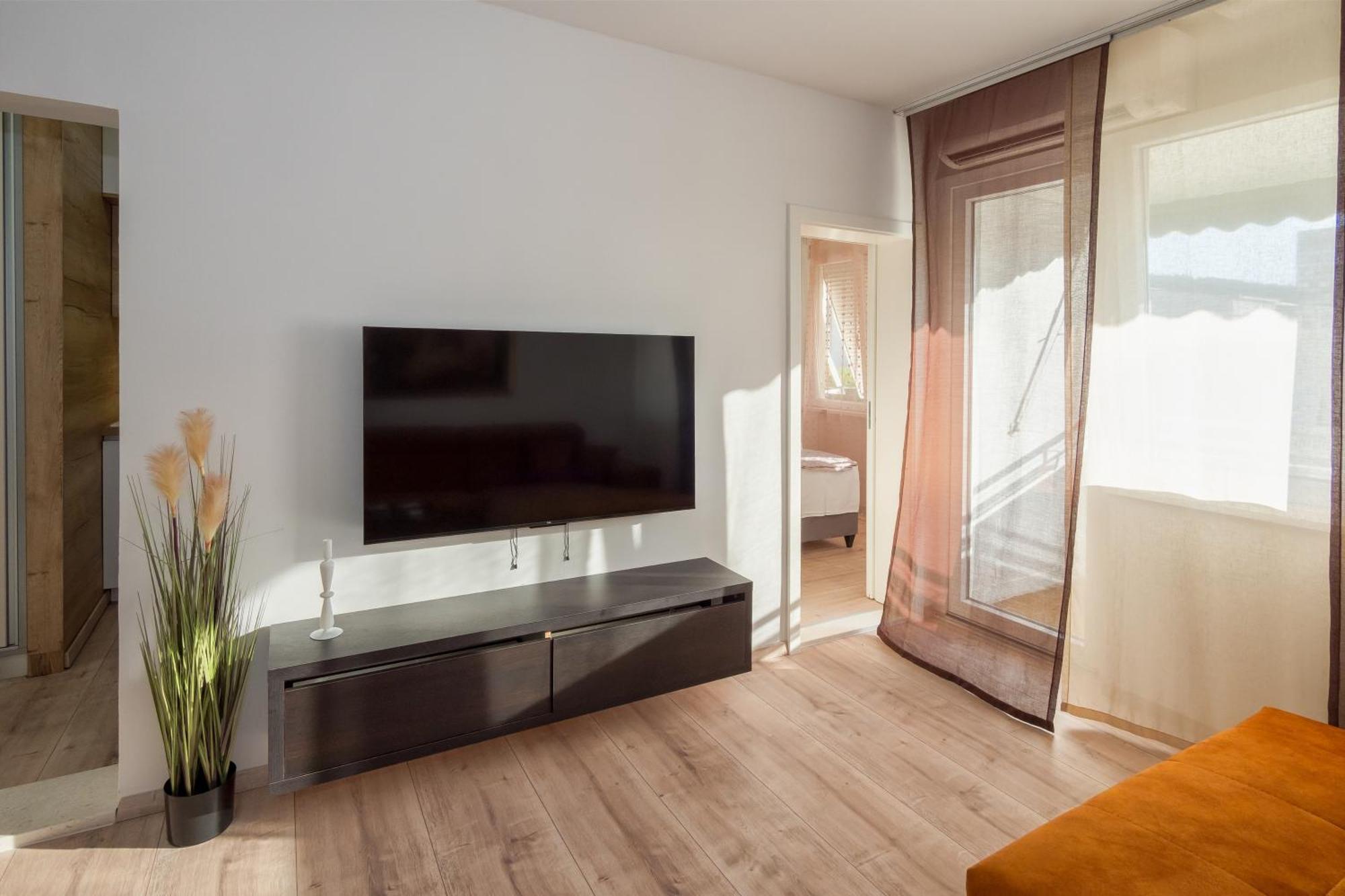 3-Bedroom Sea View Apartment - Balcony, Elevator - Spinut, Split Buitenkant foto