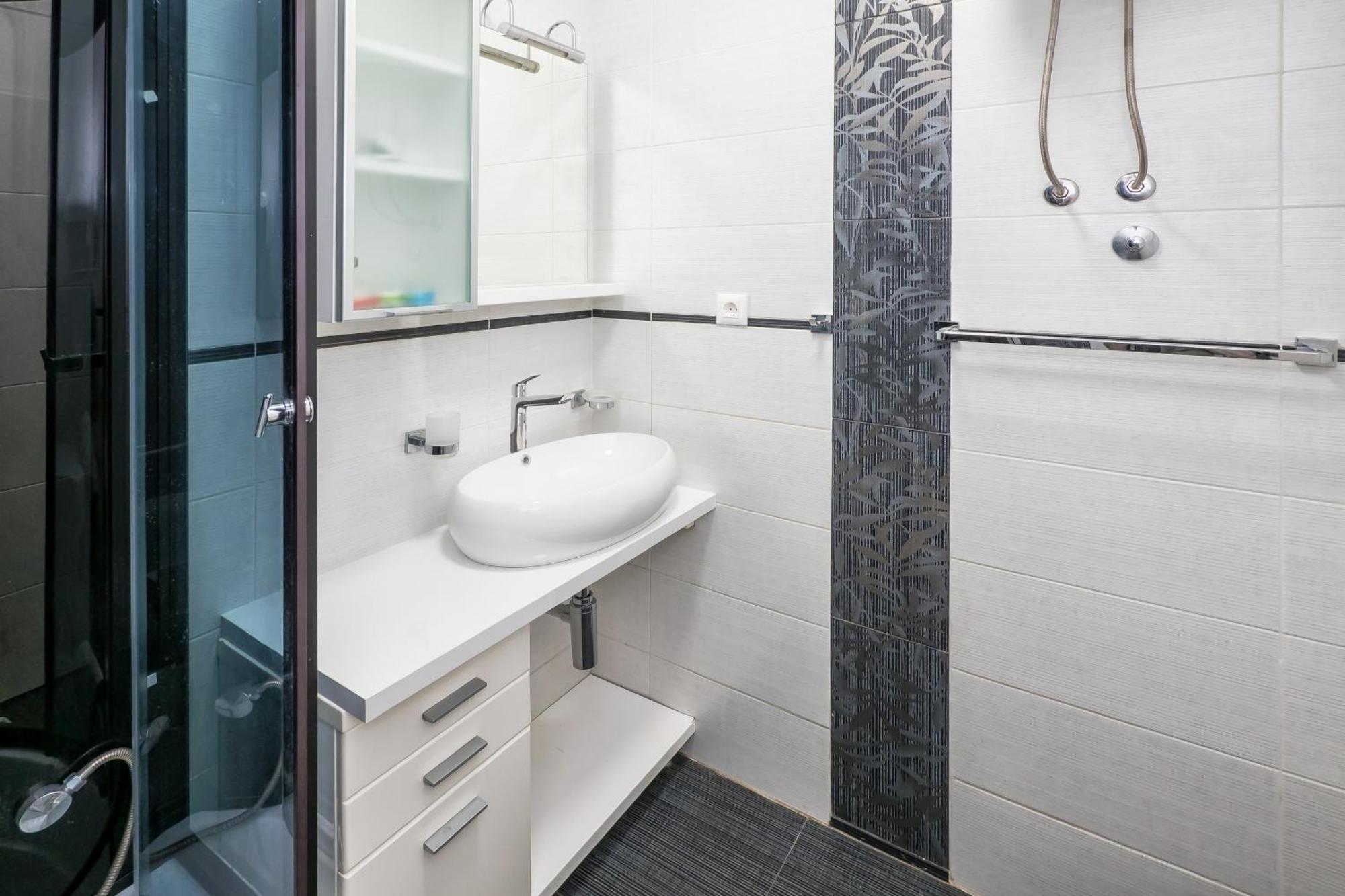 3-Bedroom Sea View Apartment - Balcony, Elevator - Spinut, Split Buitenkant foto